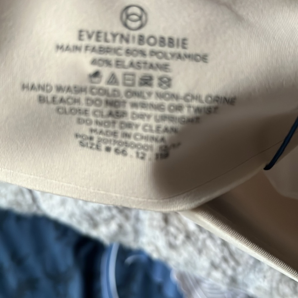 Bras - Picture 4 of 5